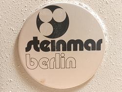 Obraz pokazuje logo producenta mikroskopów Steinmar Berlin (Steinmar Berlin) - wariant #1